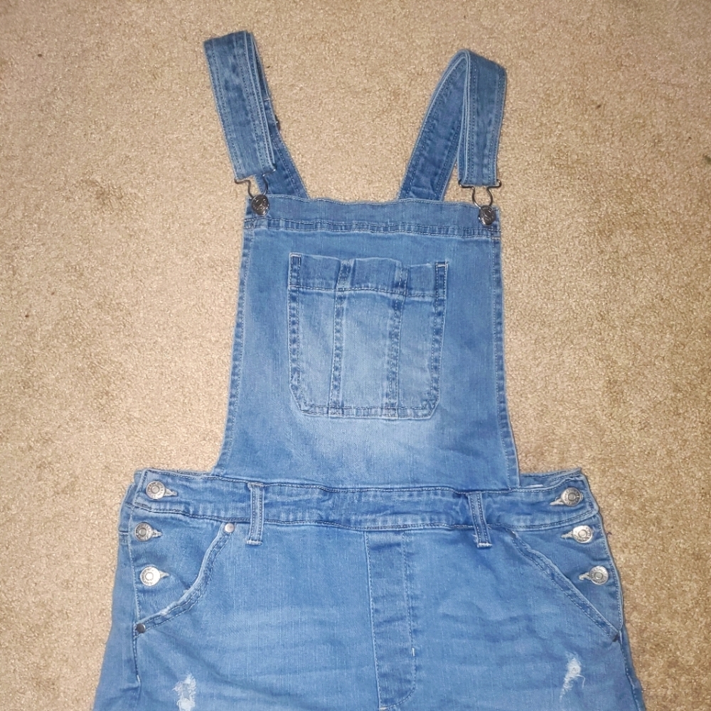 Overall shorts